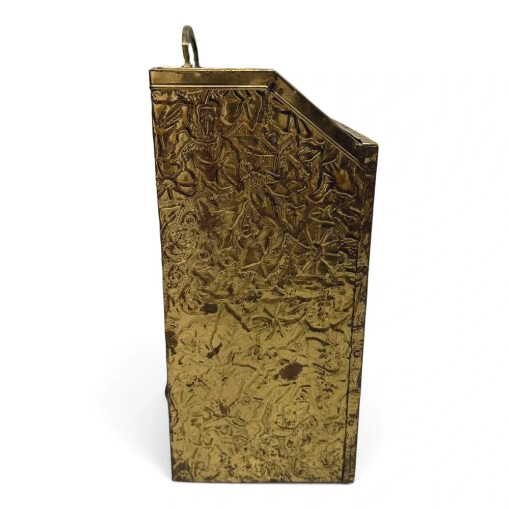 Vintage English Traditional Brass Repousse Hammered Magazine Holder Rack England
